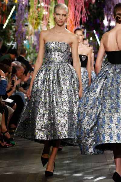 Look 53